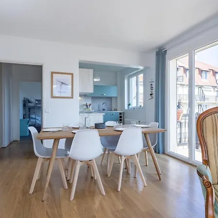 Le Carrousel - Avec Attenant