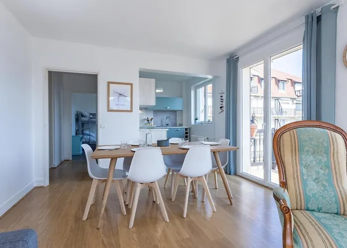 Le Carrousel - Avec Attenant