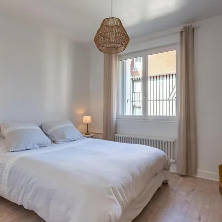 Le Carrousel - Avec Attenant *