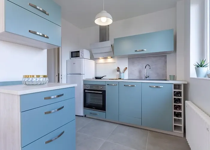 Le Carrousel - Avec Attenant